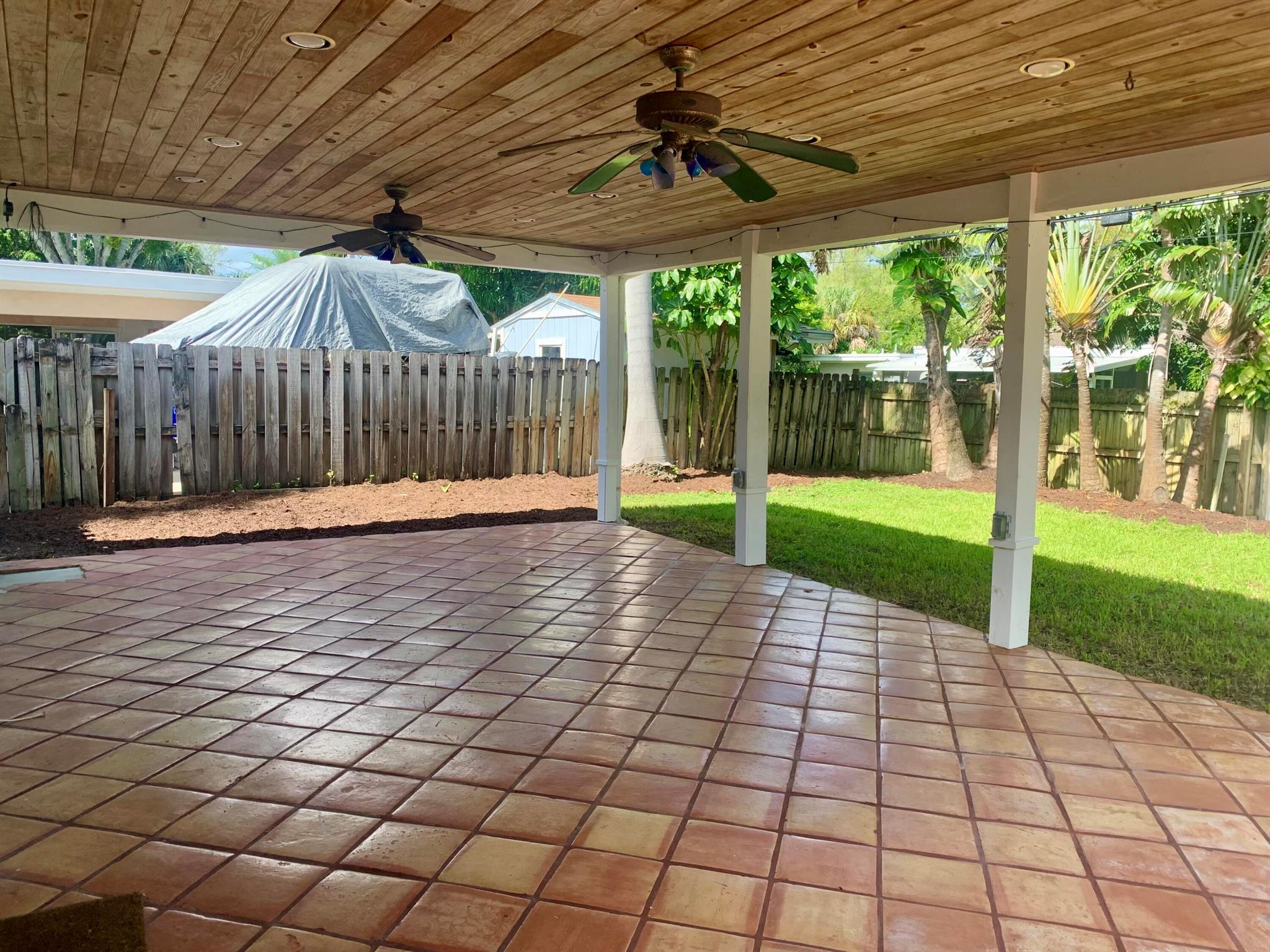 LAKE OSBORNE ESTATES - Residential