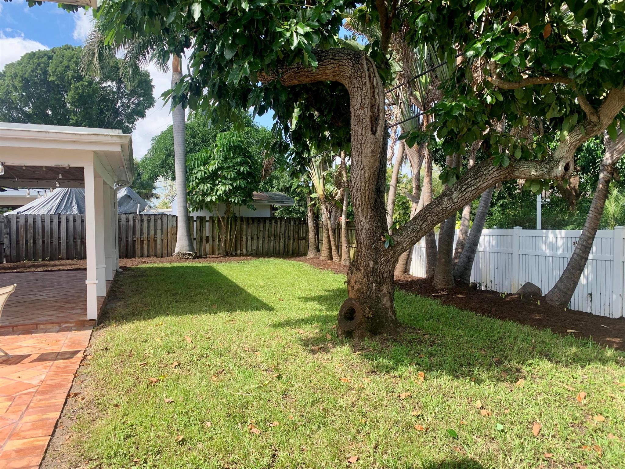 LAKE OSBORNE ESTATES - Residential
