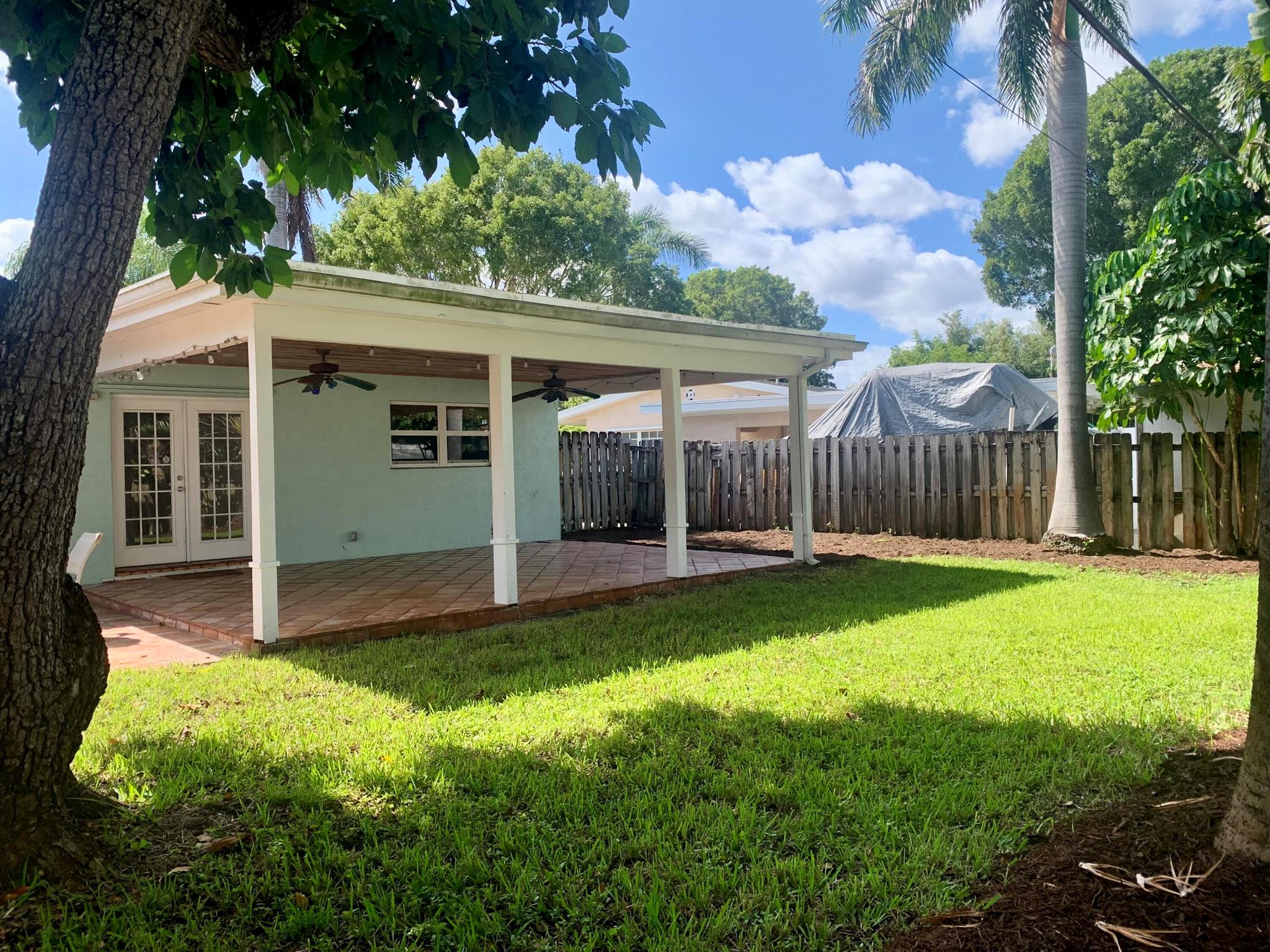 LAKE OSBORNE ESTATES - Residential