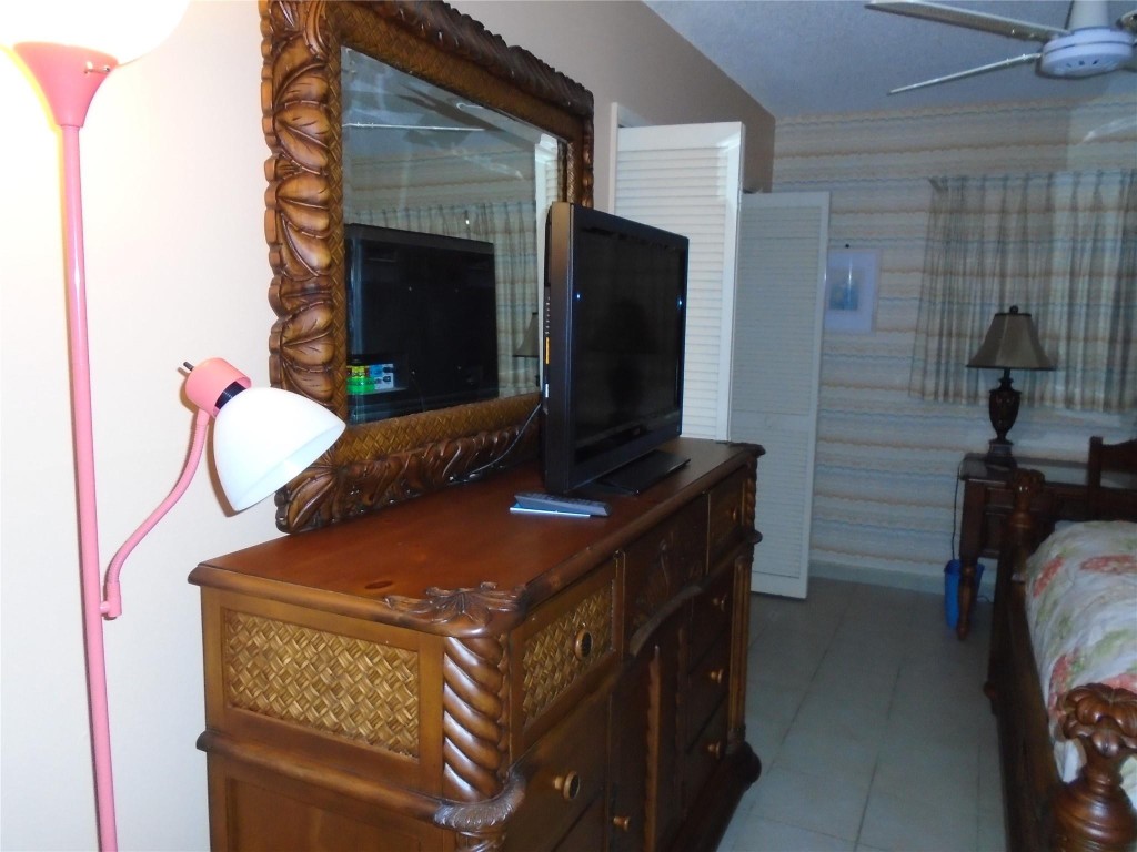 PALM-AIRE AT CORAL KEY GA - Residential Lease