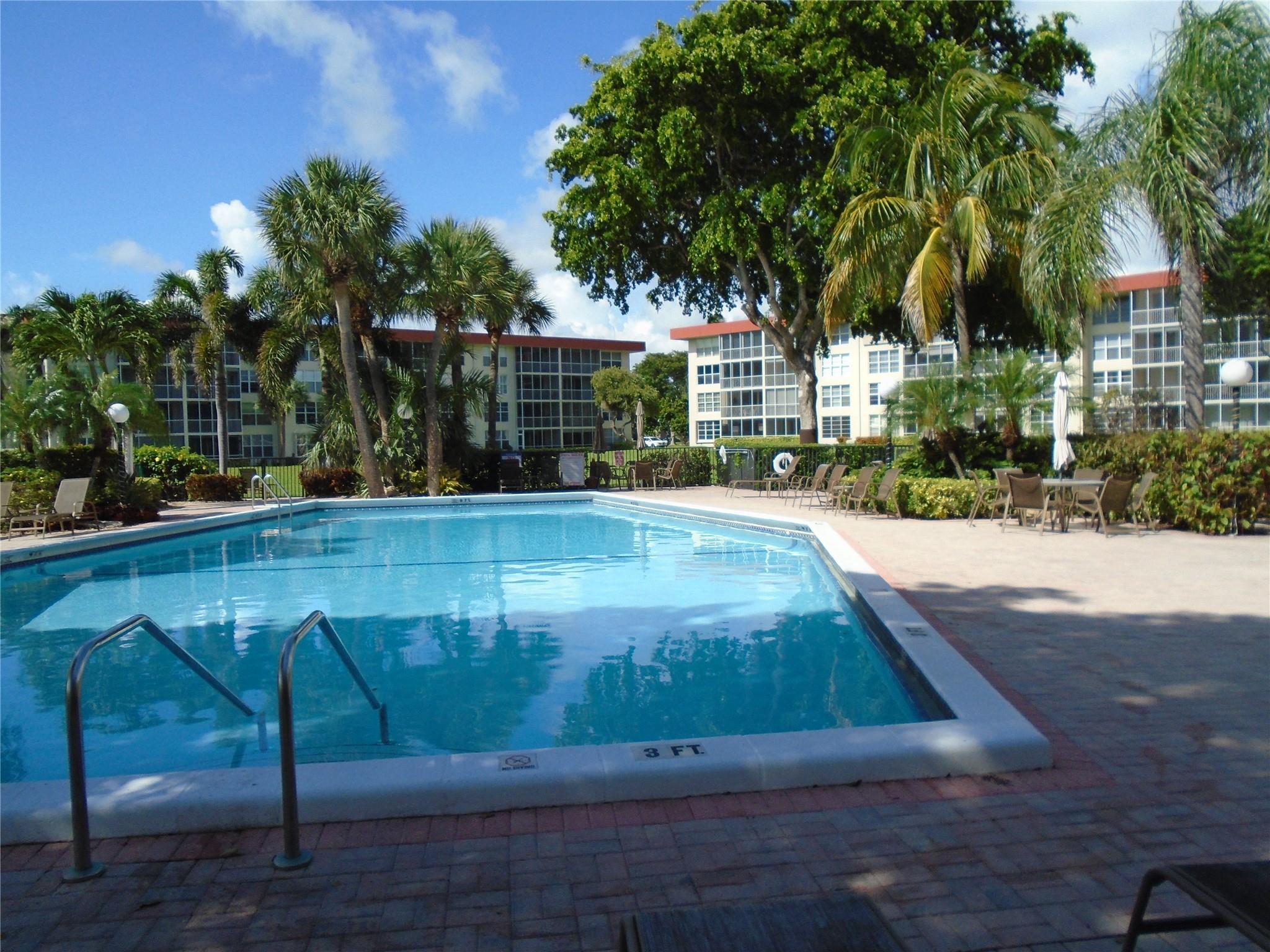 PALM-AIRE AT CORAL KEY GA - Residential Lease