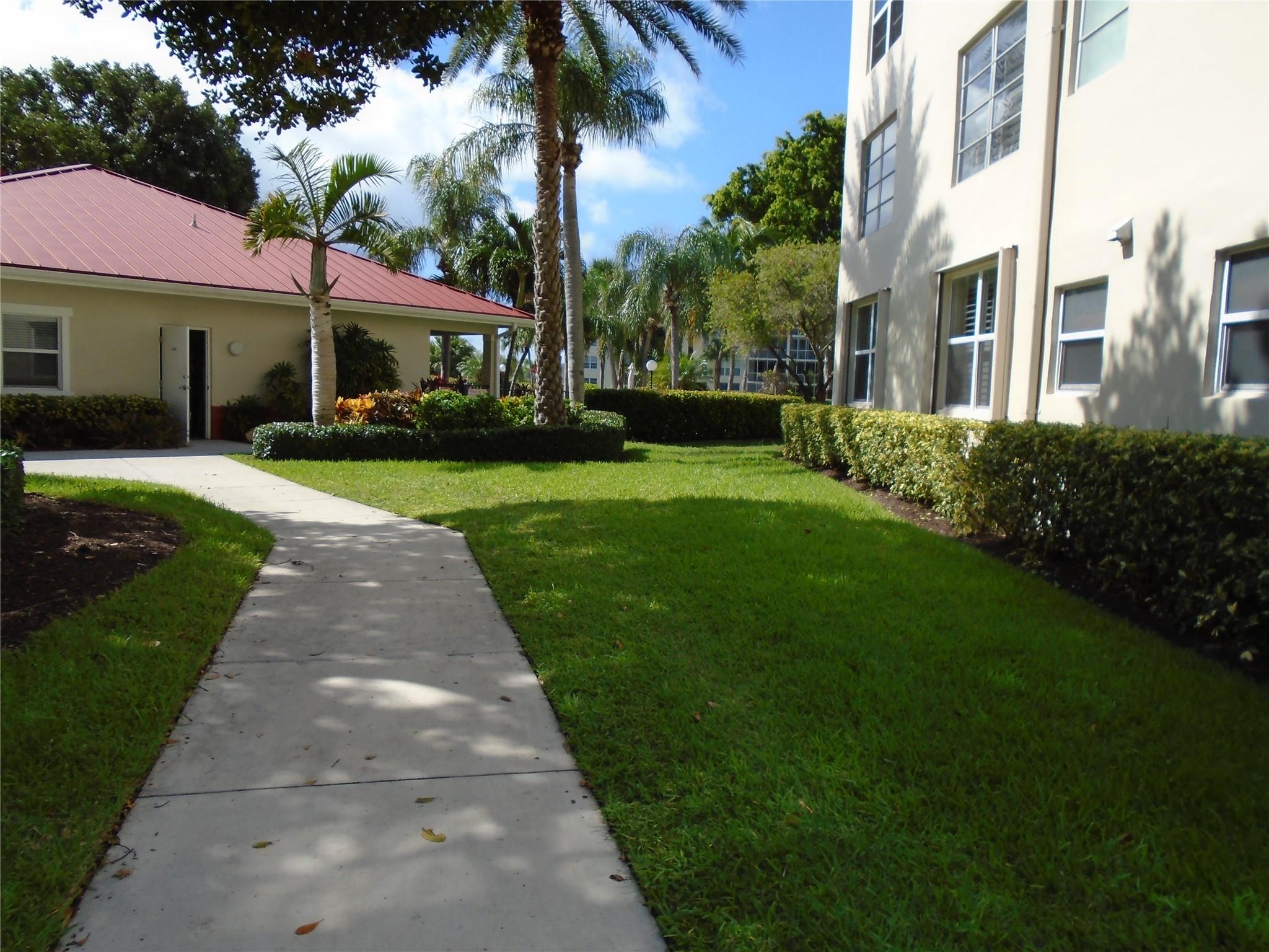 PALM-AIRE AT CORAL KEY GA - Residential Lease