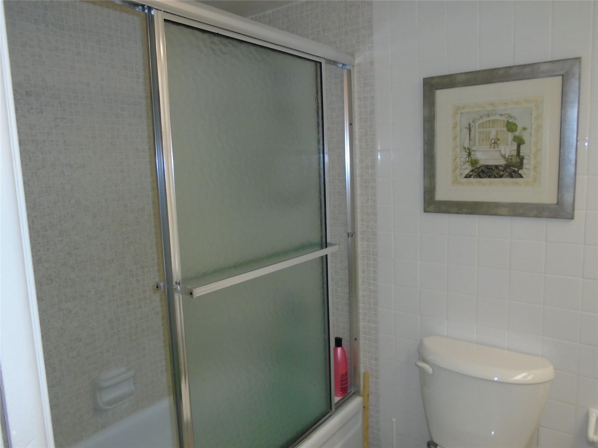 PALM-AIRE AT CORAL KEY GA - Residential Lease