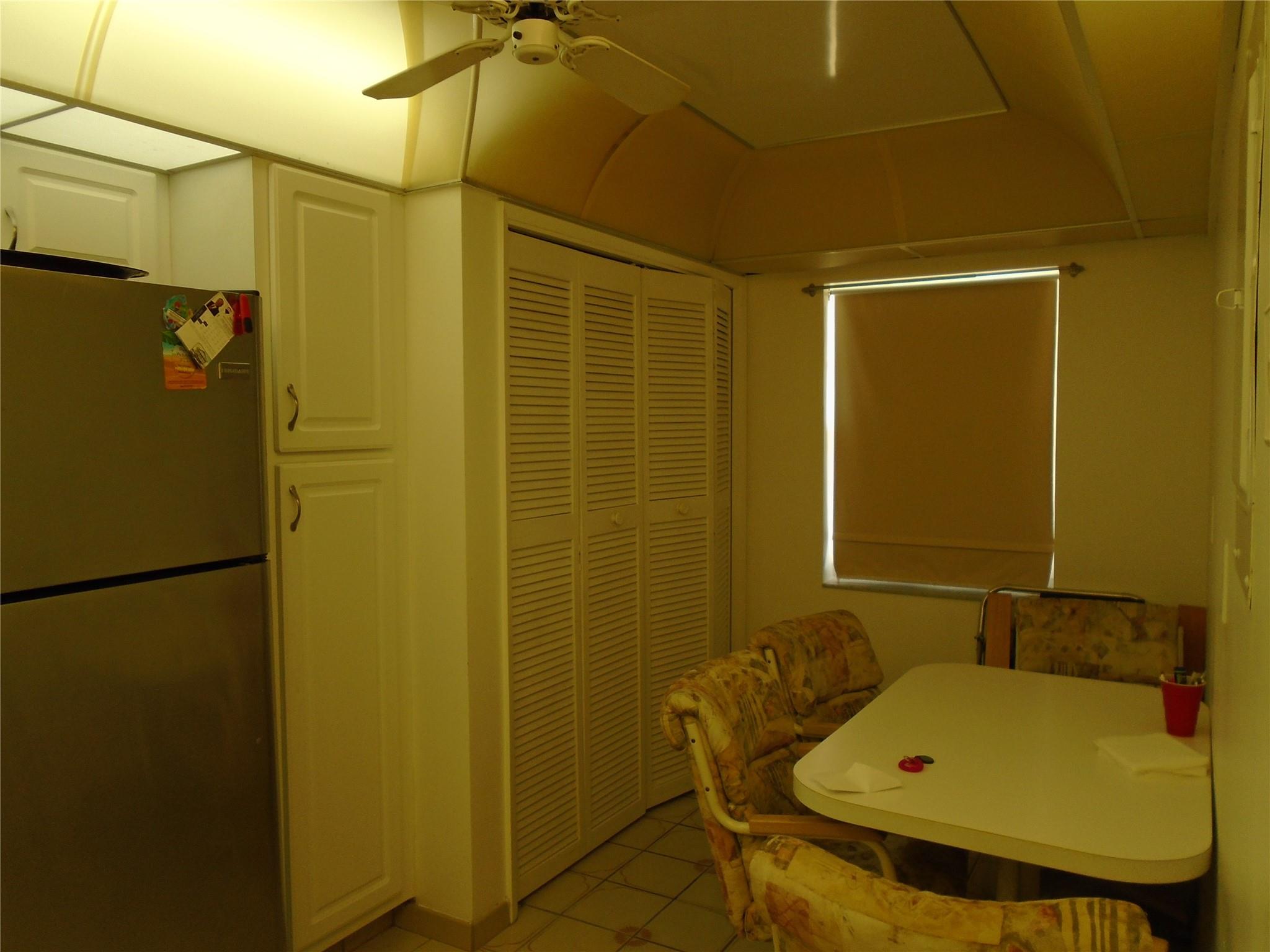 PALM-AIRE AT CORAL KEY GA - Residential Lease