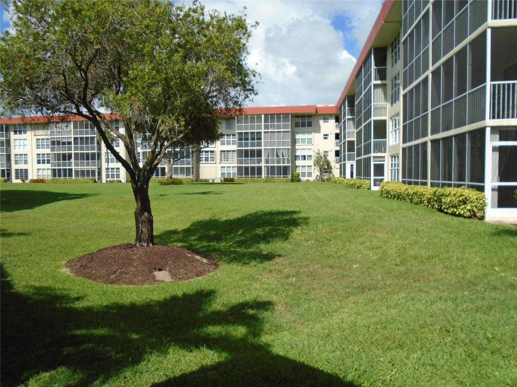 PALM-AIRE AT CORAL KEY GA - Residential Lease