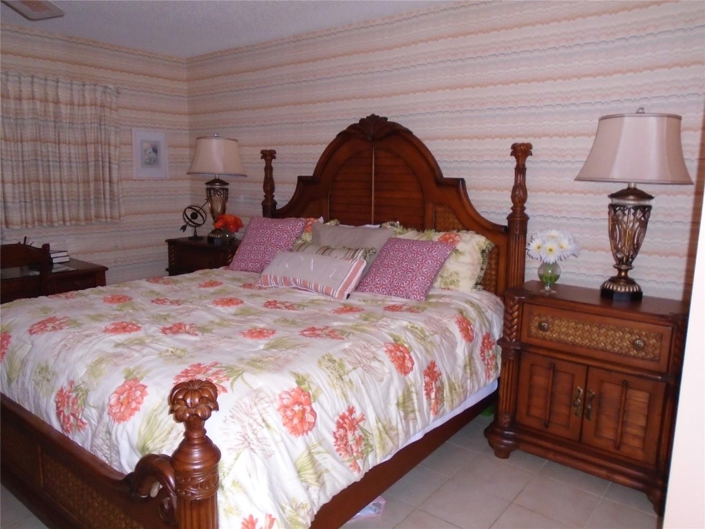 PALM-AIRE AT CORAL KEY GA - Residential Lease