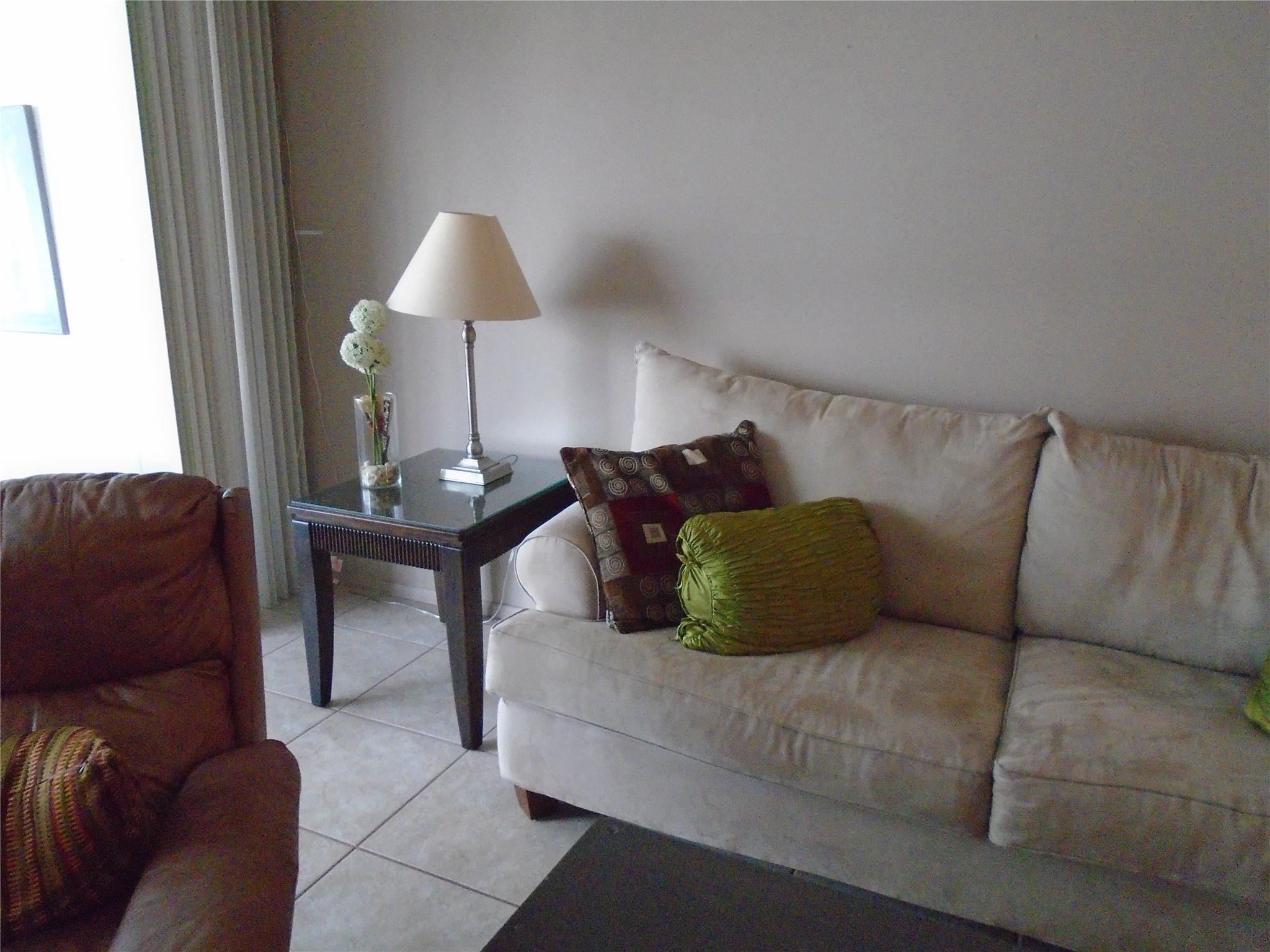 PALM-AIRE AT CORAL KEY GA - Residential Lease