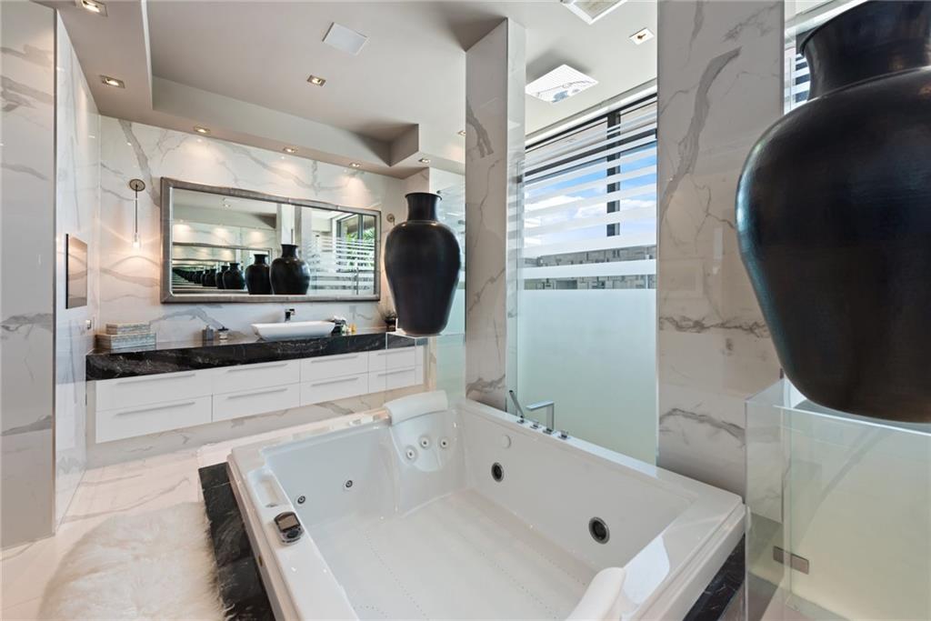 STILWELL ISLES - Residential