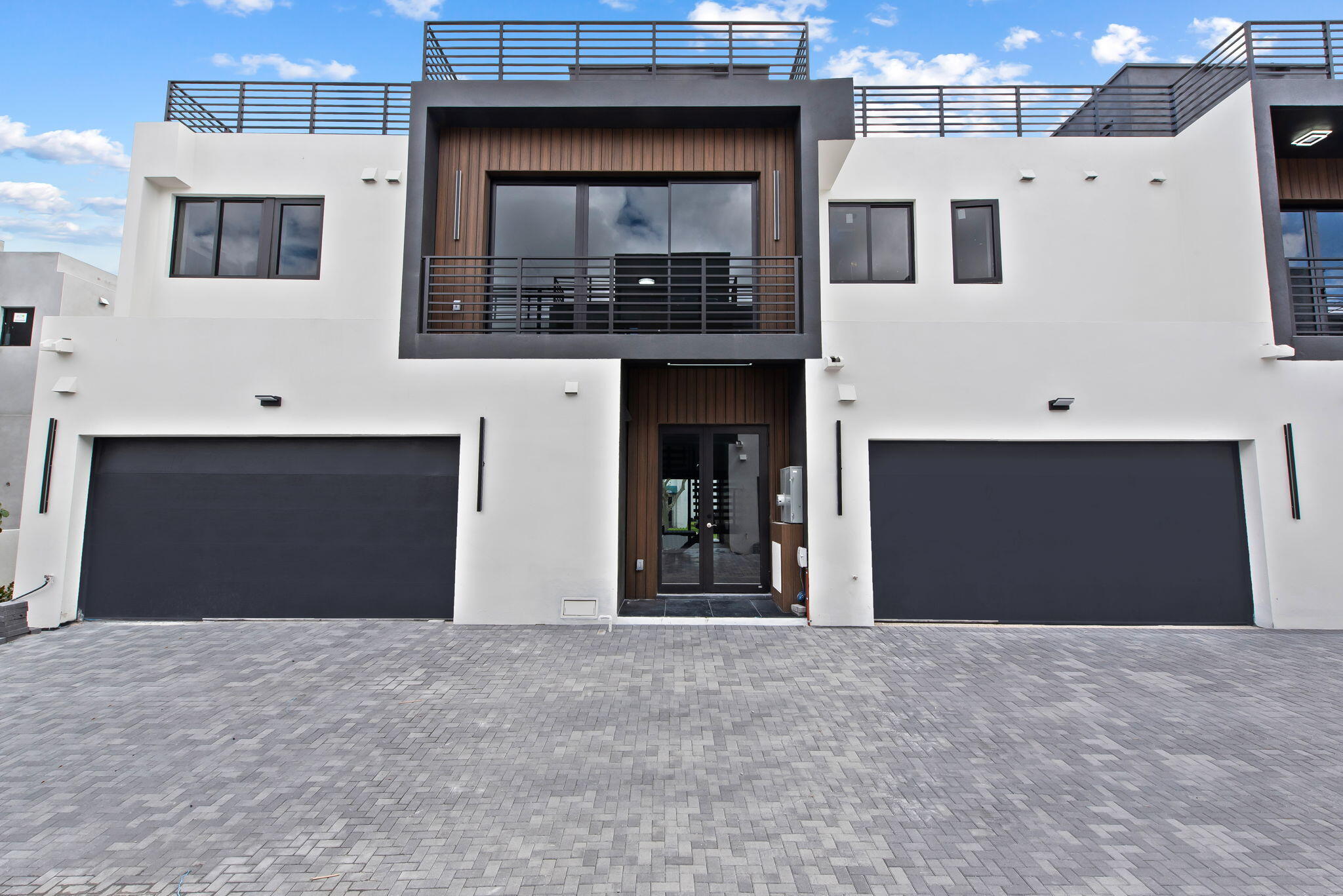 ESMONDA GARDENS - Residential