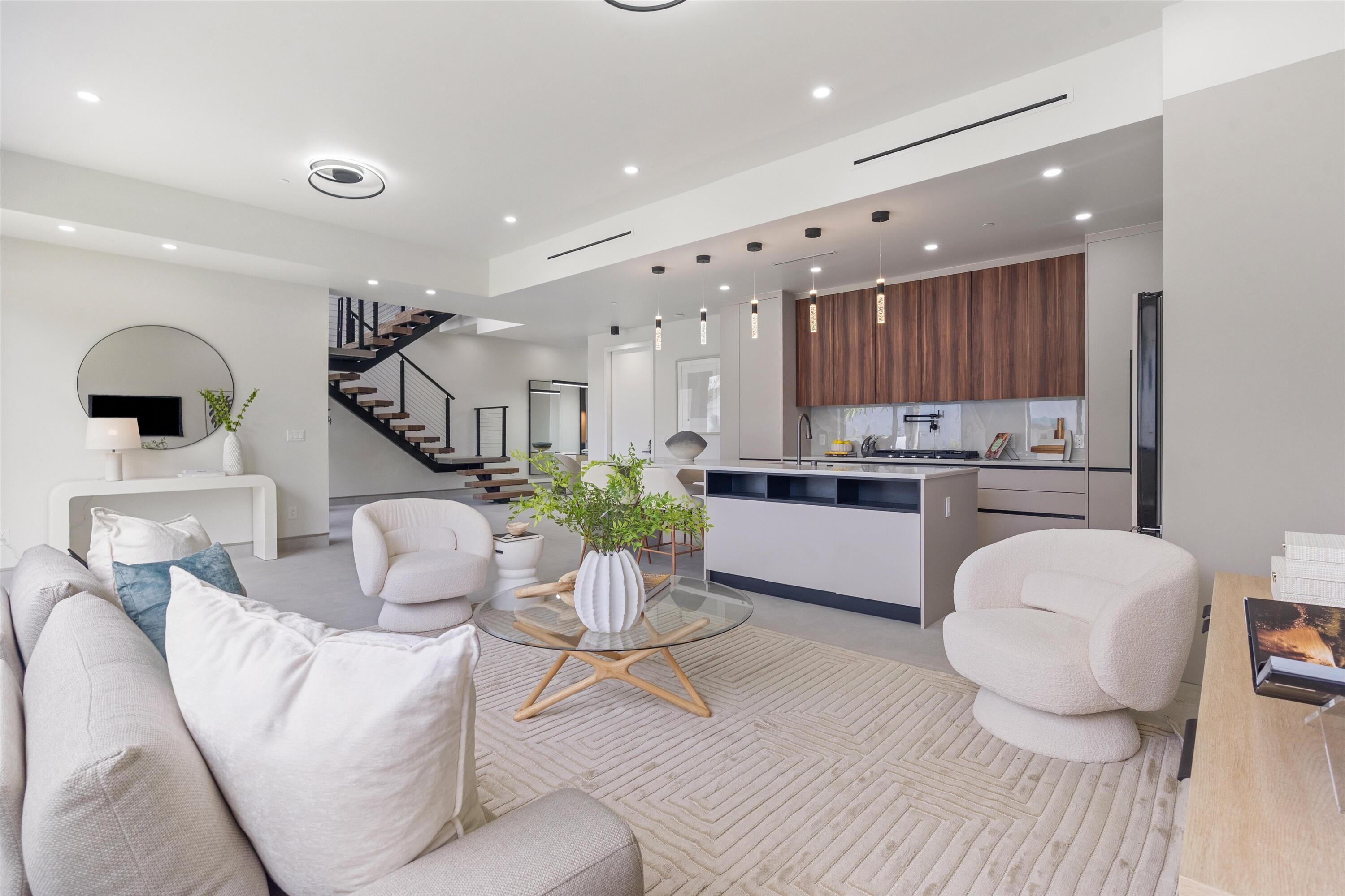 843 SW 14th Court 843
