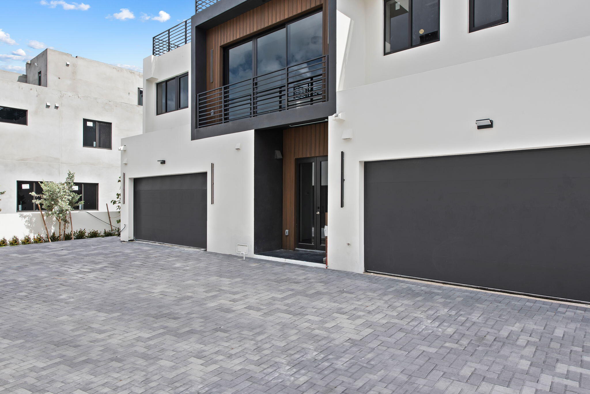 ESMONDA GARDENS - Residential