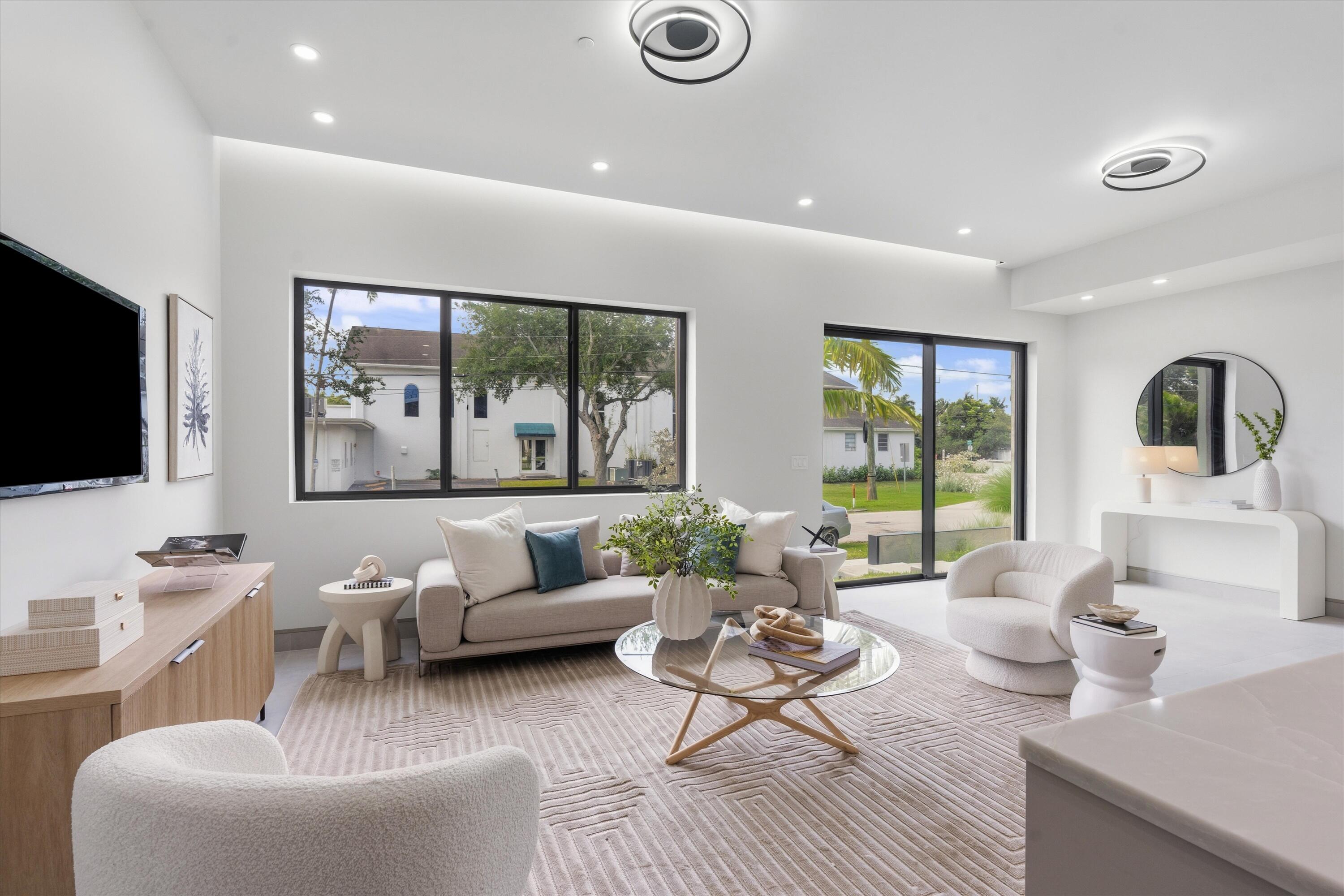 843 SW 14th Court 843