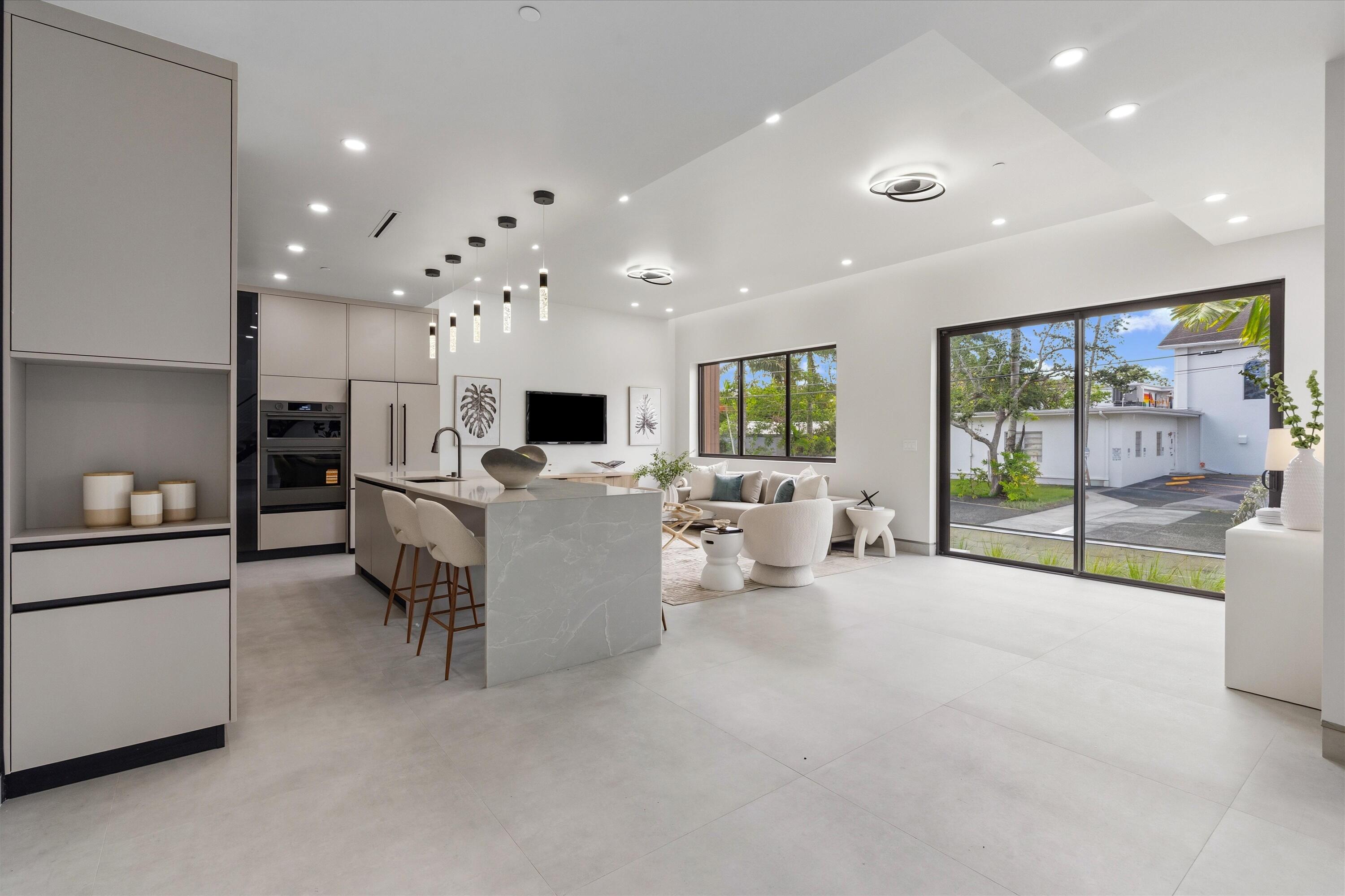 843 SW 14th Court 843