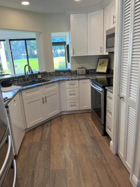 COVES AT PARKWALK CONDO - Residential