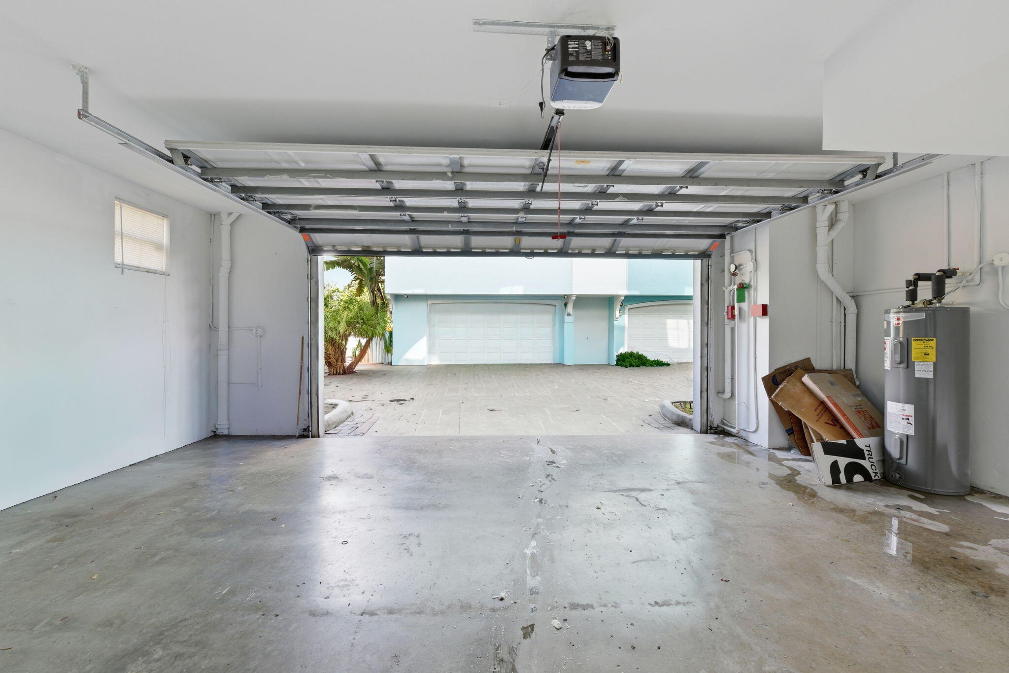 HOLLYWOOD LAWNS - Residential