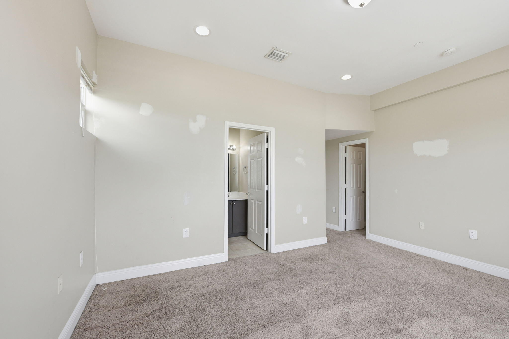 HOLLYWOOD LAWNS - Residential