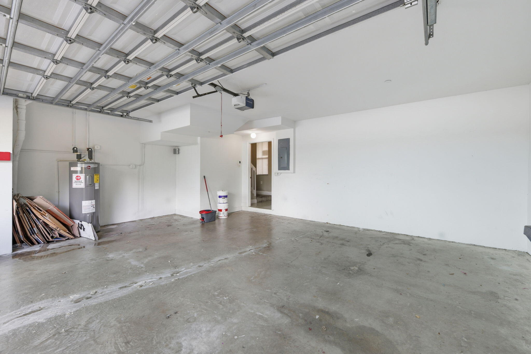 HOLLYWOOD LAWNS - Residential