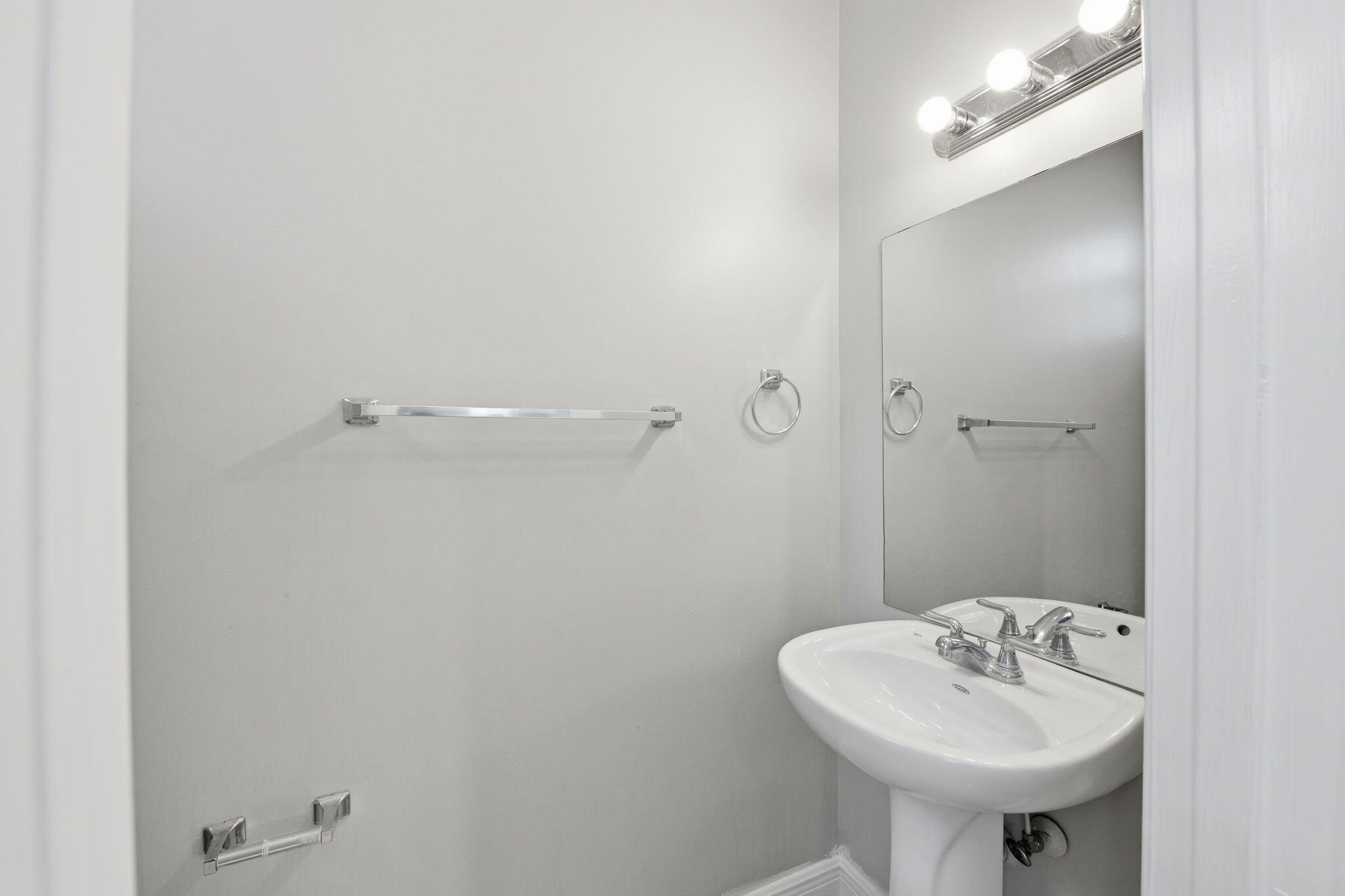 HOLLYWOOD LAWNS - Residential