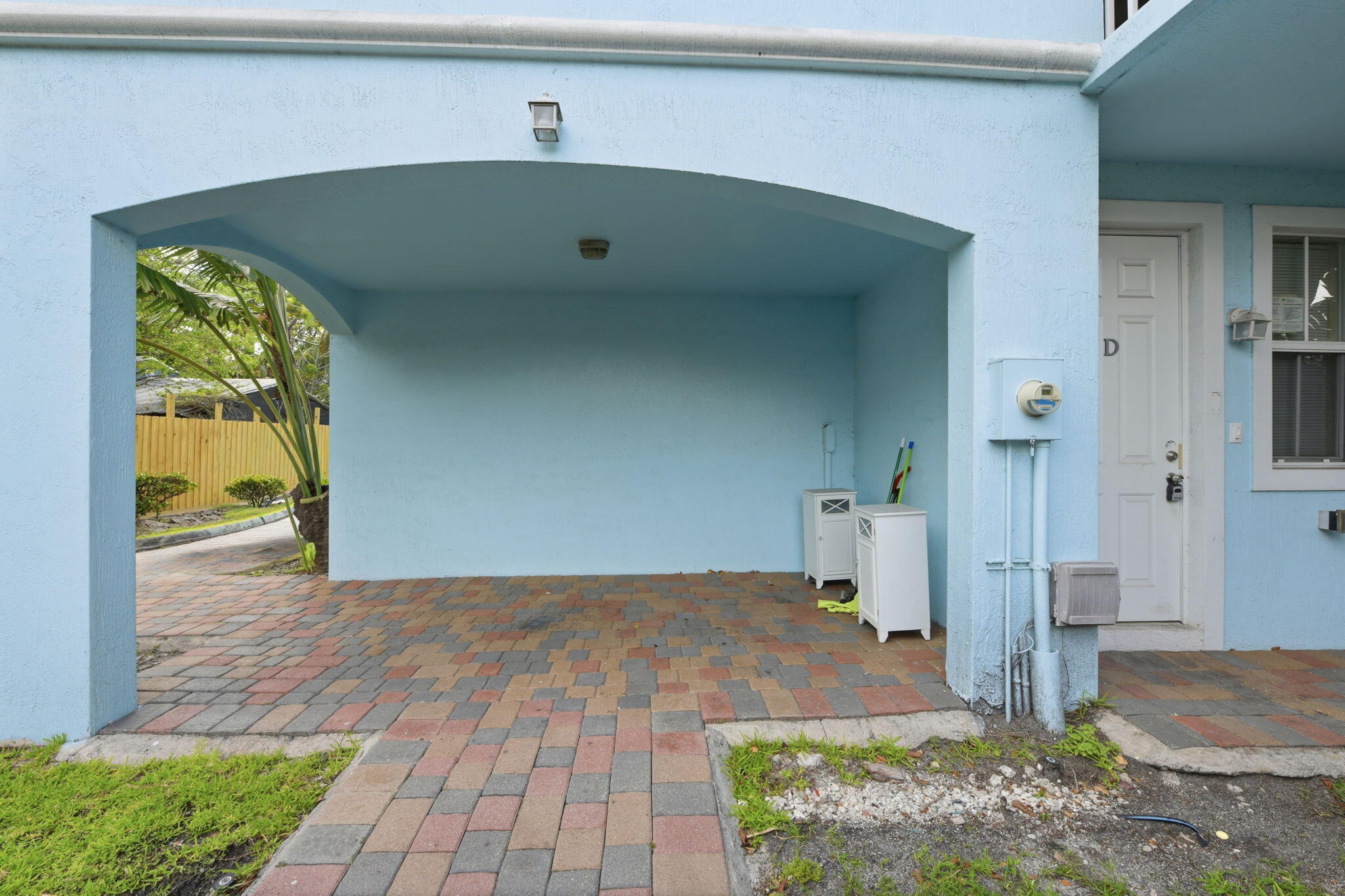 HOLLYWOOD LAWNS - Residential