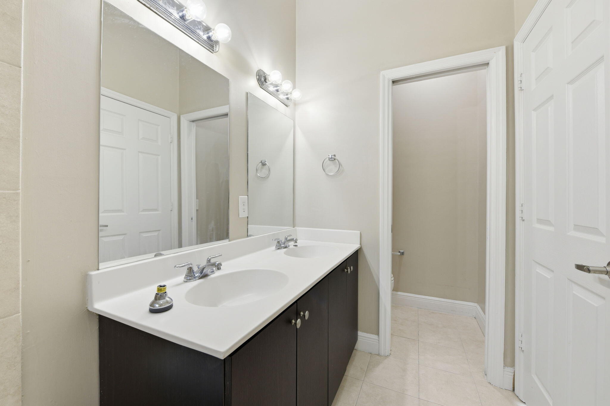 HOLLYWOOD LAWNS - Residential