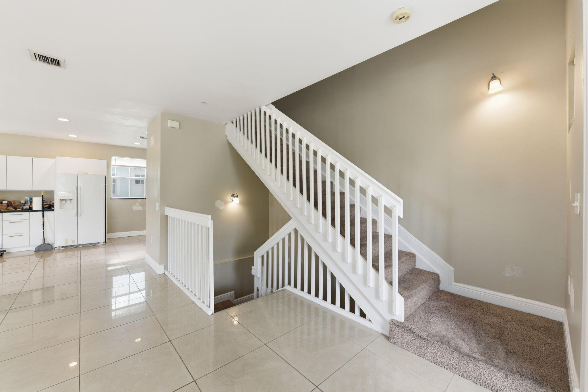 HOLLYWOOD LAWNS - Residential