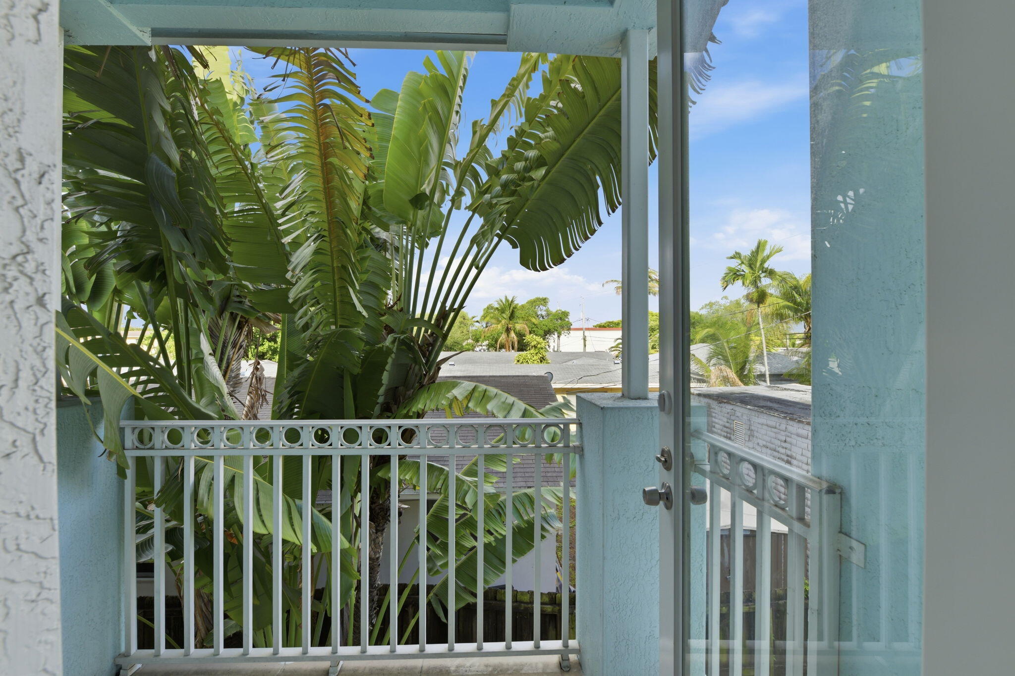 HOLLYWOOD LAWNS - Residential