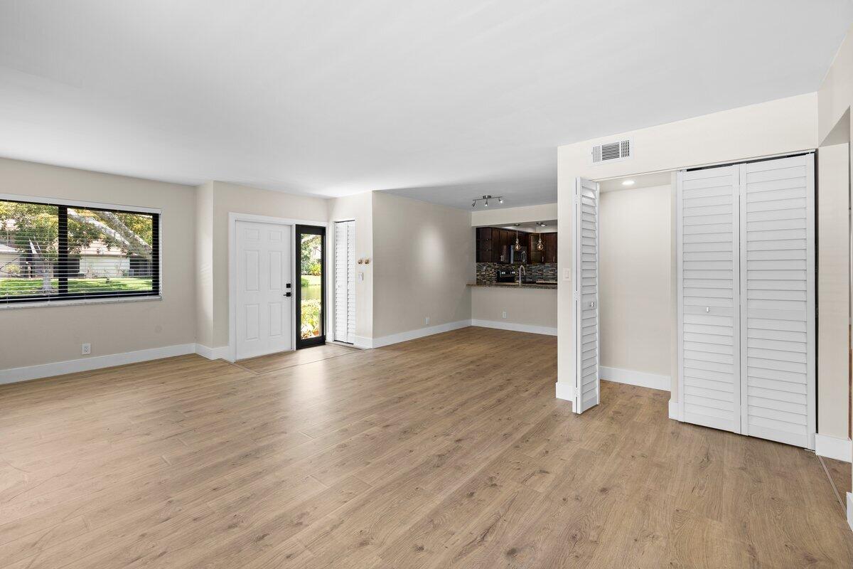 WIMBLEDON AT JACARANDA CONDO - Residential