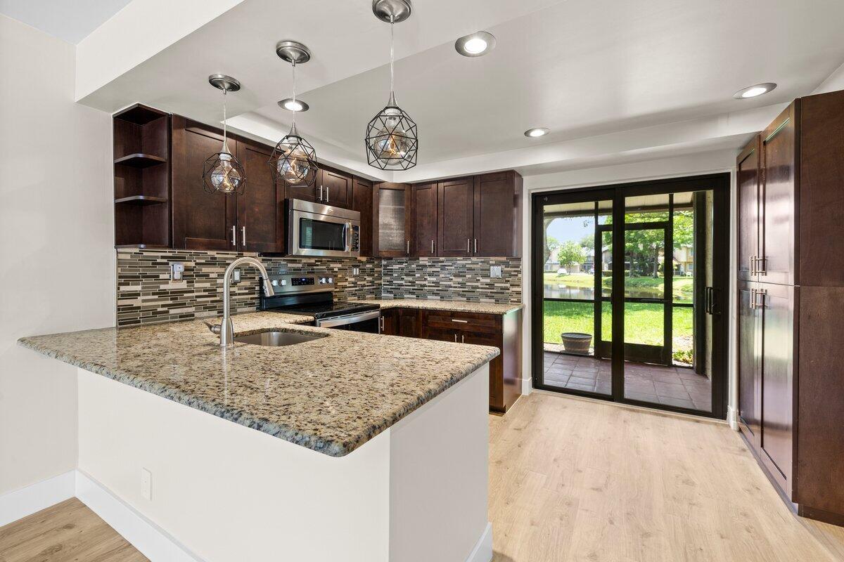 28 Wimbledon Lake Drive 222