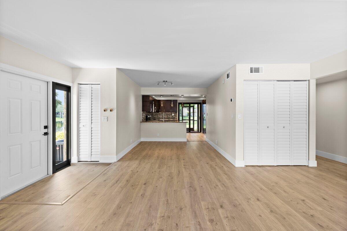WIMBLEDON AT JACARANDA CONDO - Residential