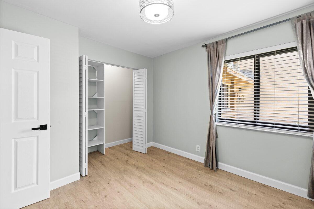 WIMBLEDON AT JACARANDA CONDO - Residential