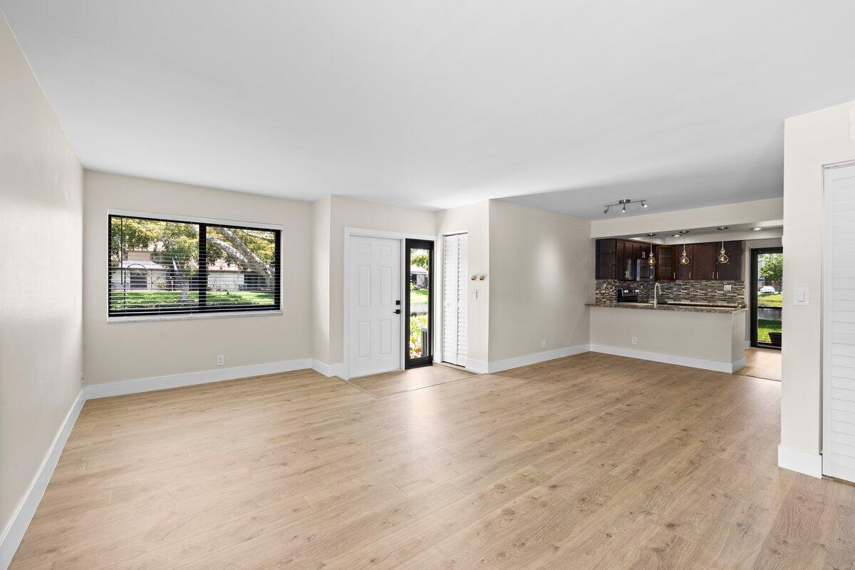 28 Wimbledon Lake Drive 222