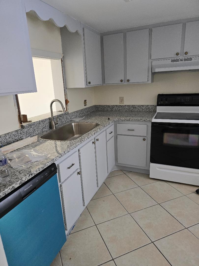 INLET HOUSE CONDOMINIUM - Residential