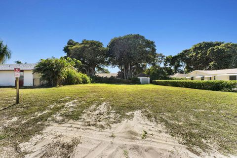 Xxxx Fittin Court Lake Worth FL 33461