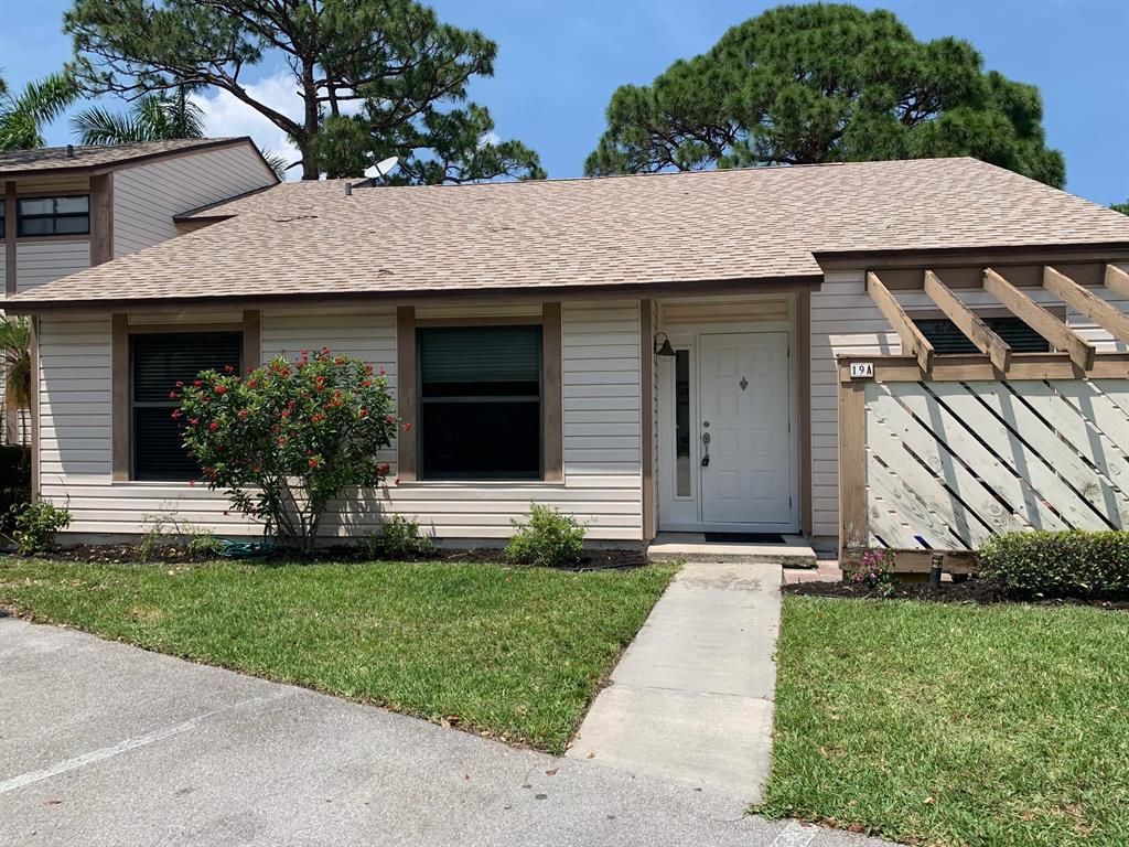 Photo of 140 Sherwood Circle #19a, Jupiter, FL 33458 (MLS # R10710624)