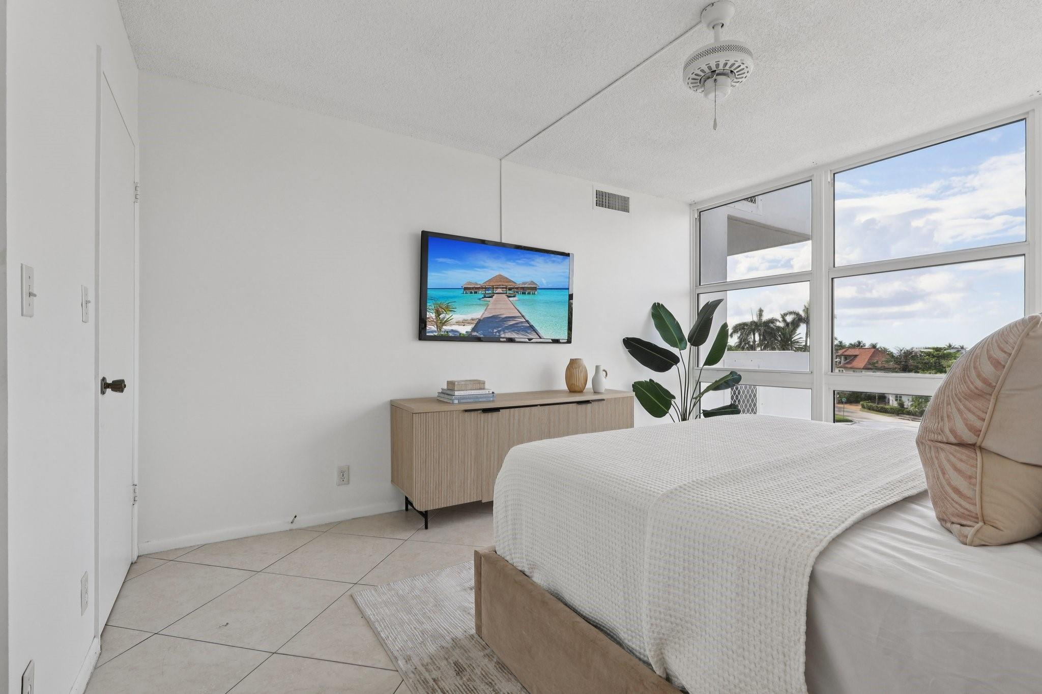 Embassy Tower One - Residential