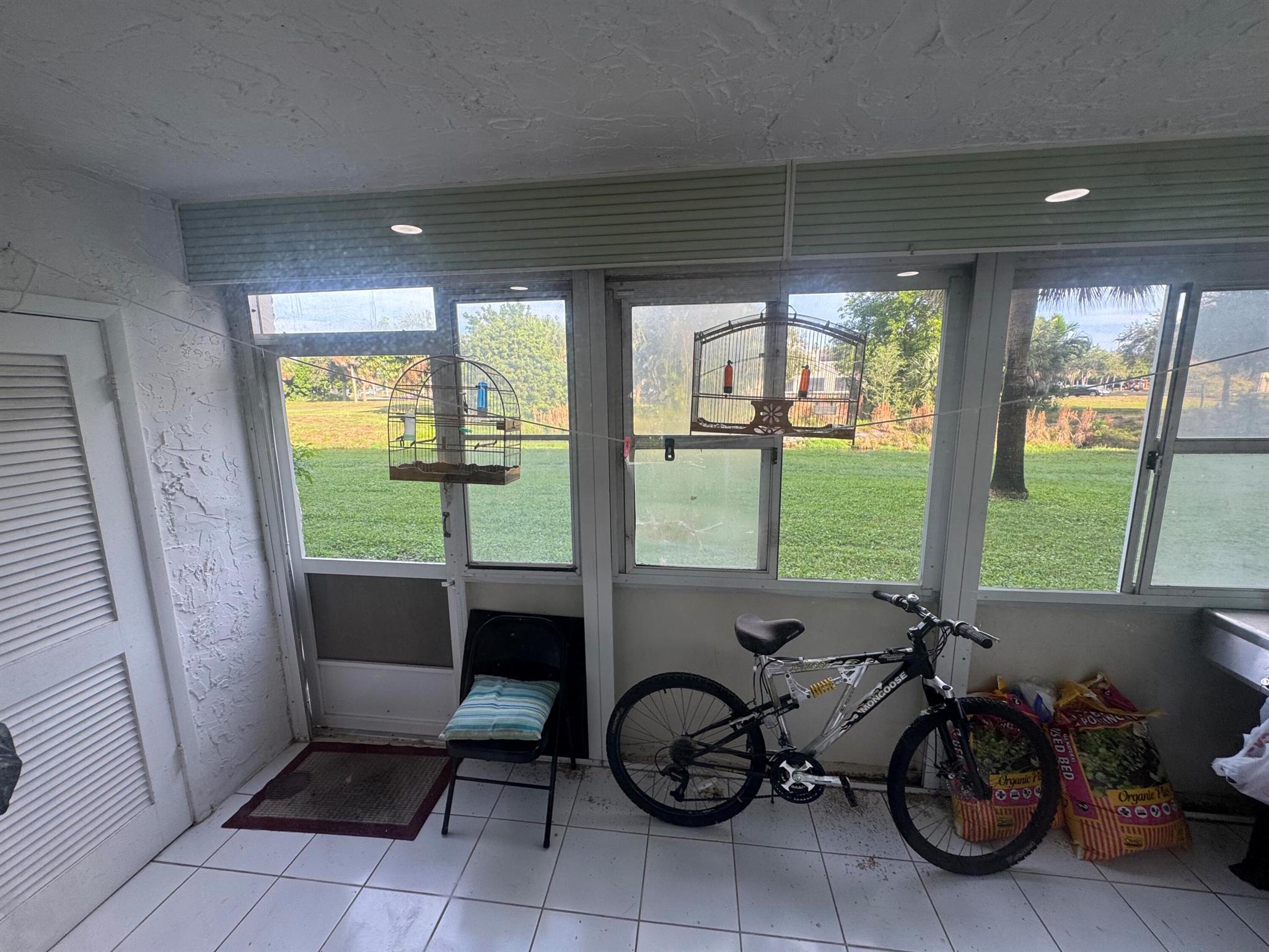 LAKESIDE VLLAGE CONDO 10 - Residential