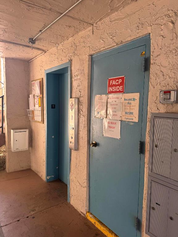 LAKESIDE VLLAGE CONDO 10 - Residential