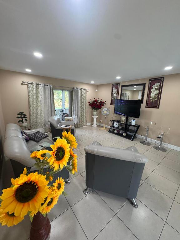 LAKESIDE VLLAGE CONDO 10 - Residential