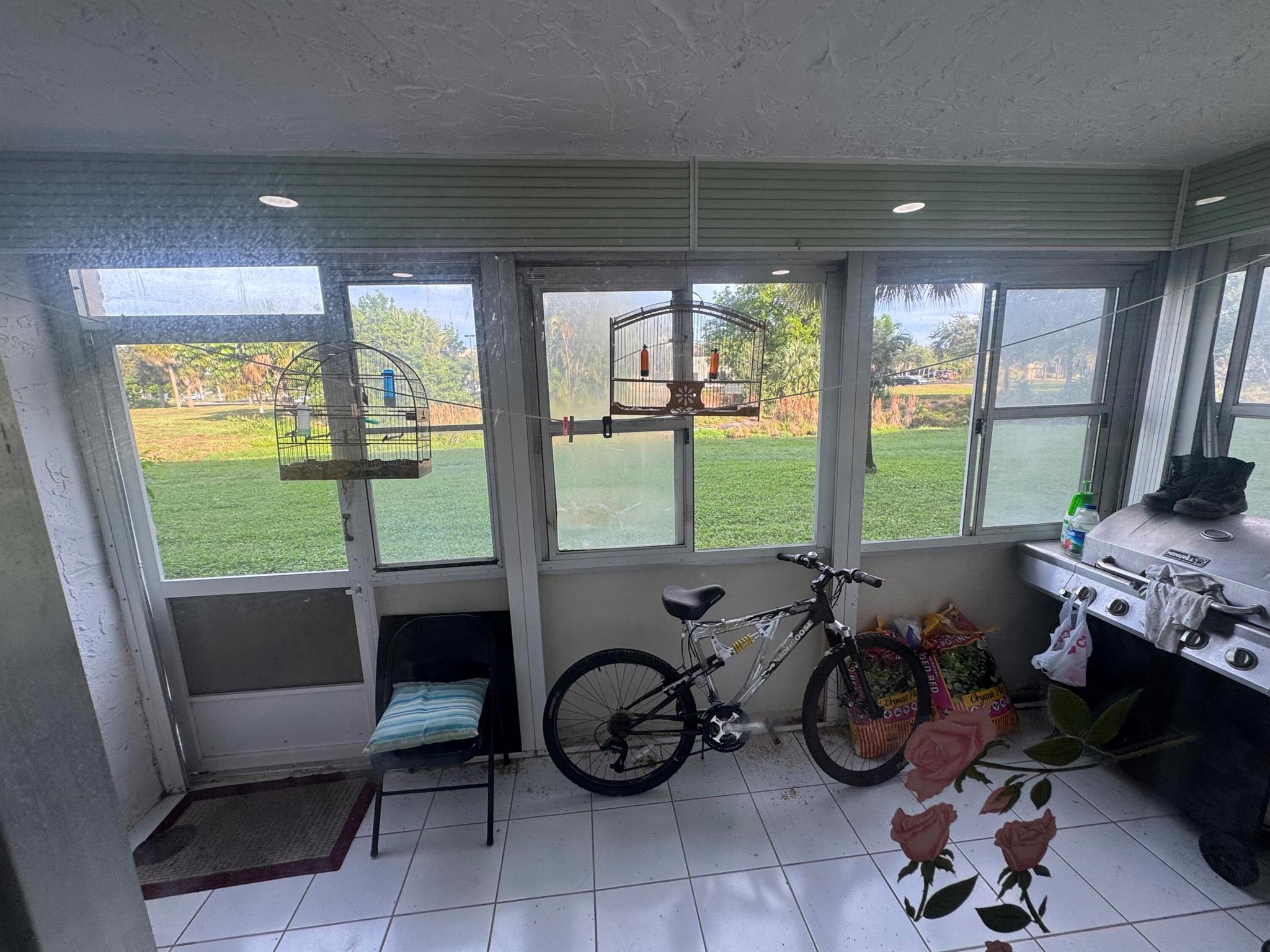 LAKESIDE VLLAGE CONDO 10 - Residential