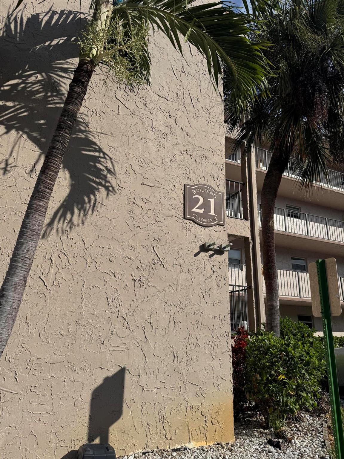 LAKESIDE VLLAGE CONDO 10 - Residential