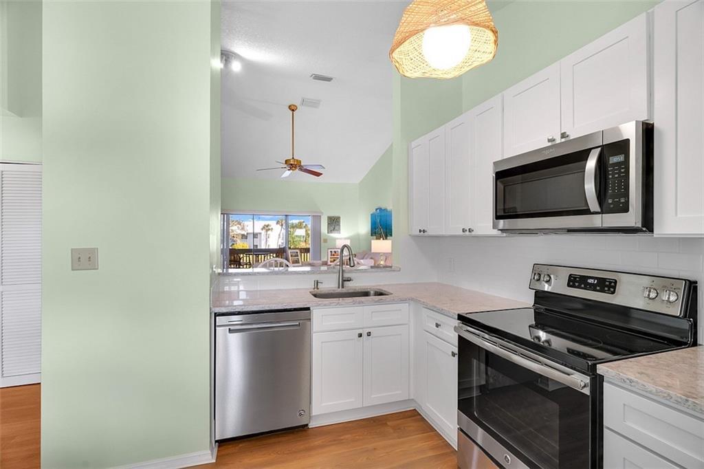 PELICAN POINTE OF SEBASTI - Residential