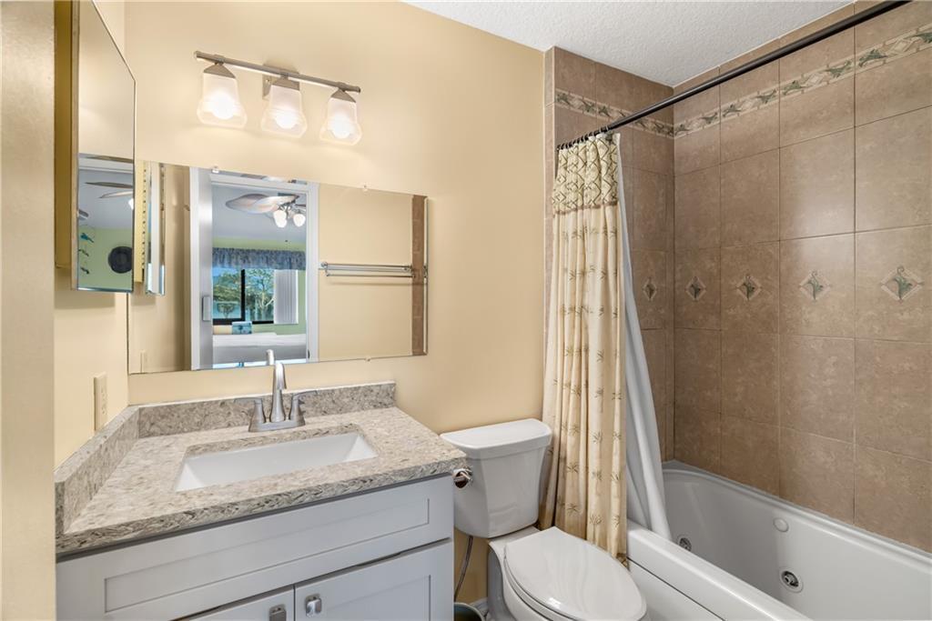 PELICAN POINTE OF SEBASTI - Residential