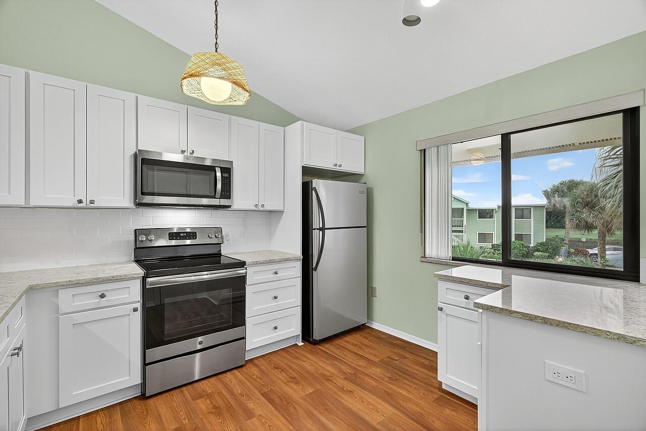 PELICAN POINTE OF SEBASTI - Residential