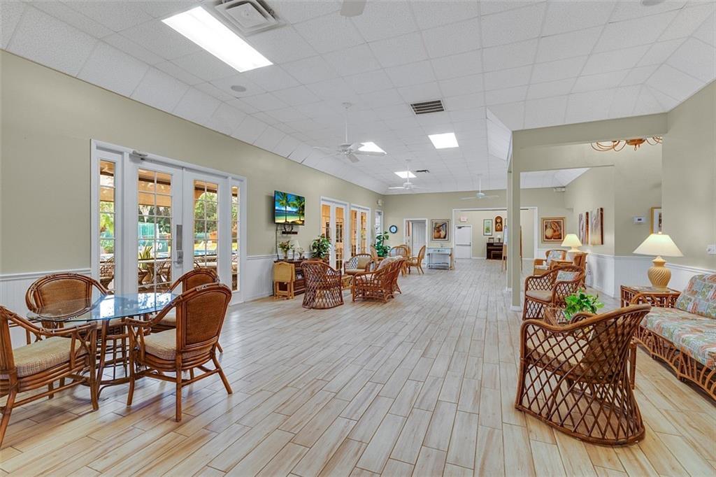 PELICAN POINTE OF SEBASTI - Residential