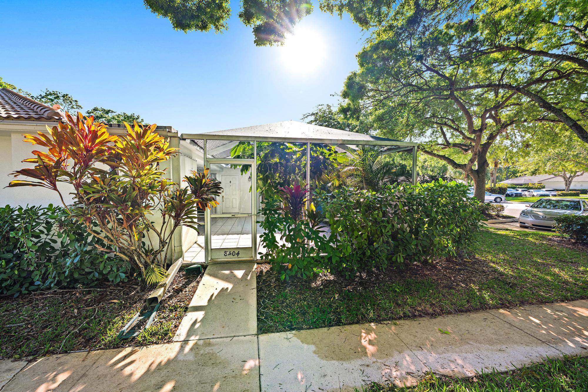 8404 CHAPMAN OAK Court