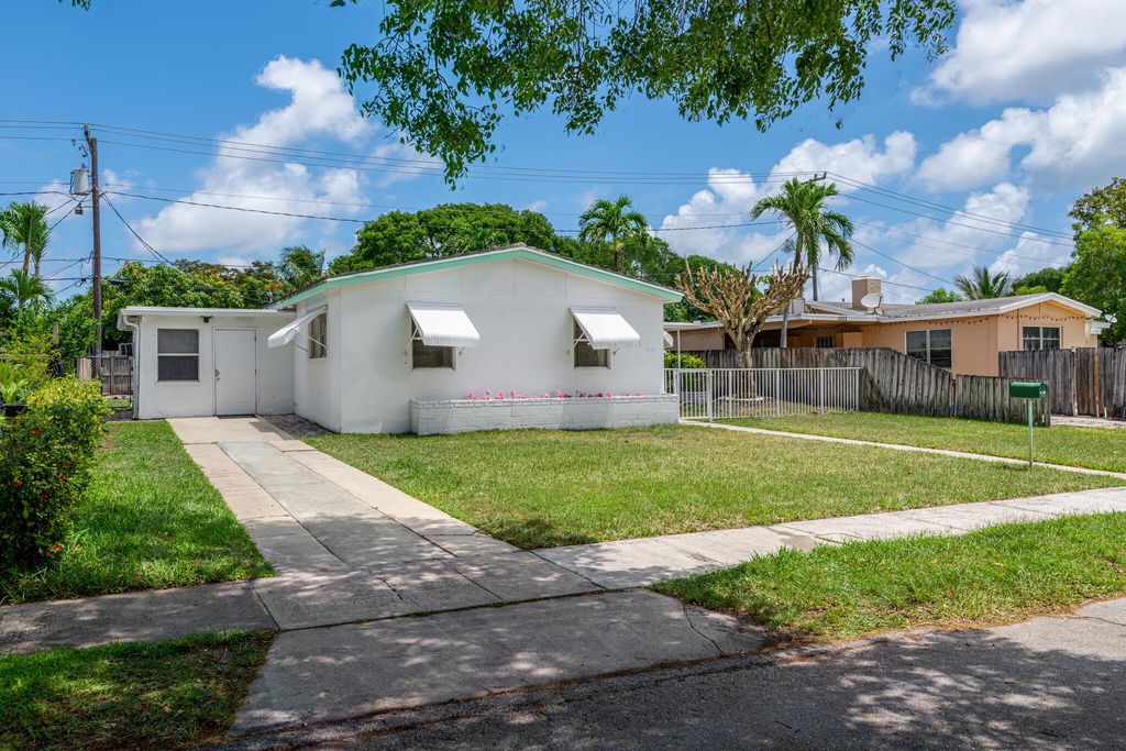 Photo of 1029 Andrews Road, West Palm Beach, FL 33405 (MLS # B26034443)