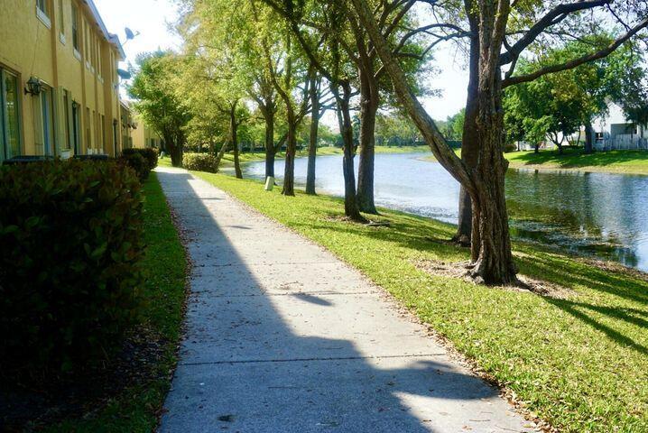 SHOMA VILLAS III AT ROYAL PALM CONDOI - Residential Lease