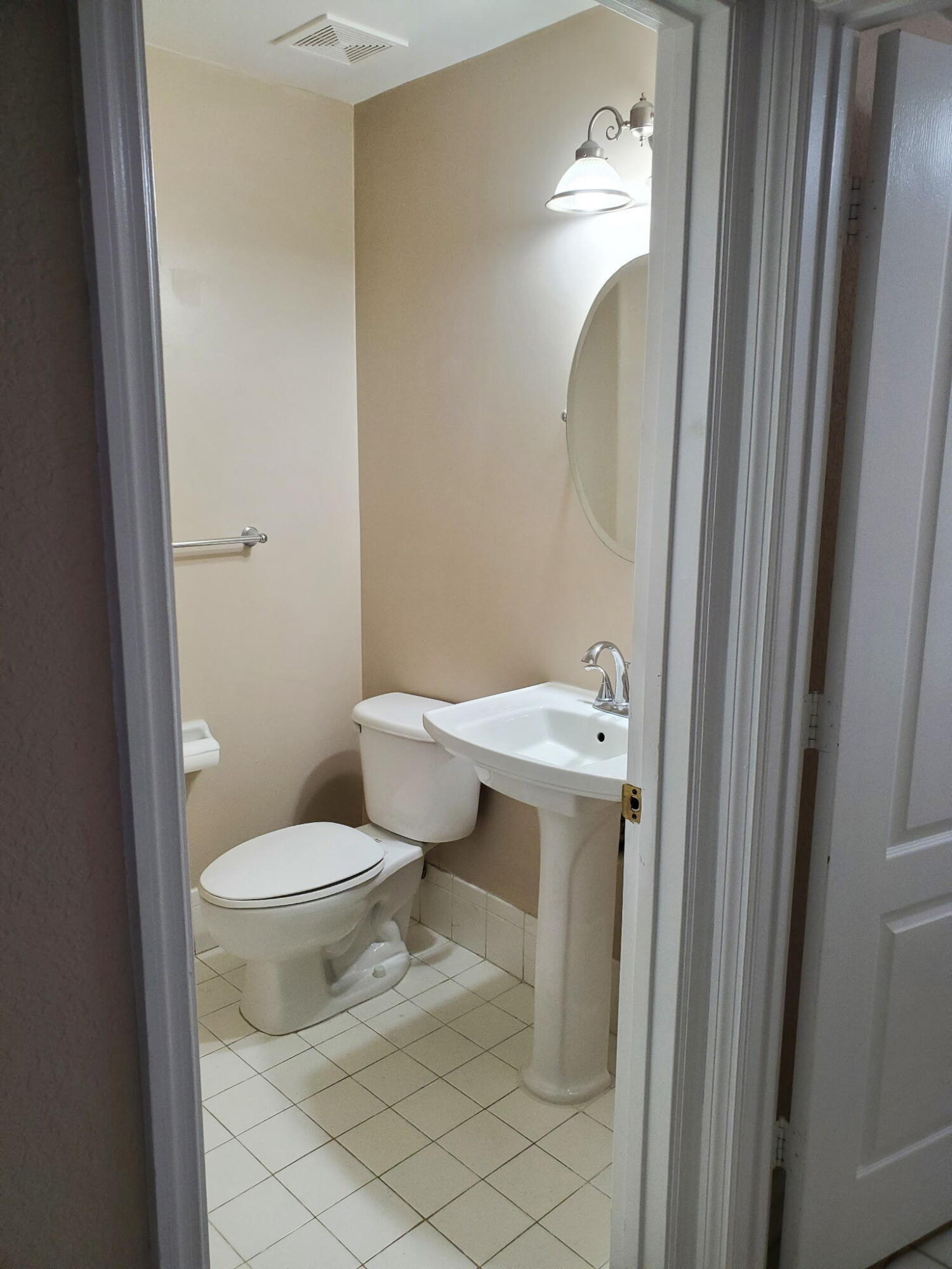 SHOMA VILLAS III AT ROYAL PALM CONDOI - Residential Lease