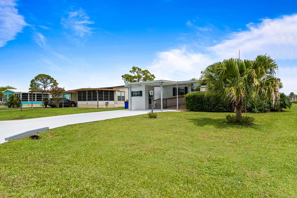 Photo of 2659 SW MONARCH Trail, Stuart, FL 34997 (MLS # B26061376)