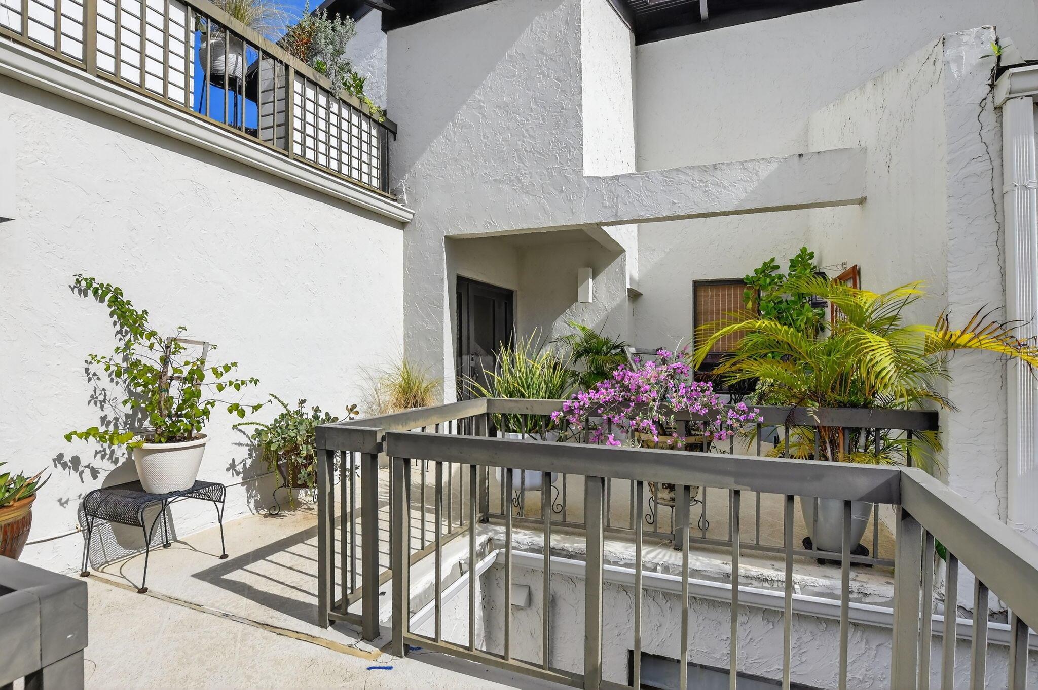 900 Greensward Lane 203-G